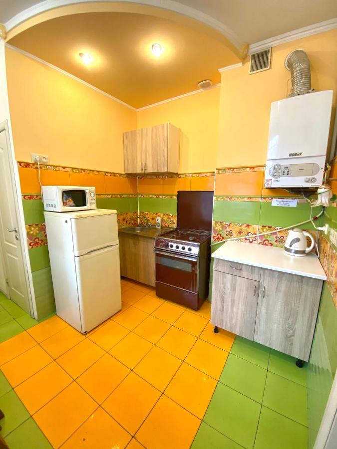 Квартира Біля Залізничного Вокзалу Вулиця Залізнична 10 До 5 Гостей Lviv Bagian luar foto